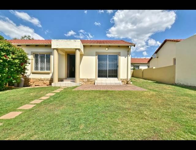 3 BEDROOM TOWNHOUSE FOR SALE IN NORTH RIDING